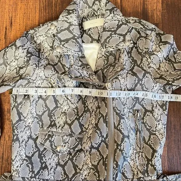 Blank NYC Snake Print Jacket - Gray and Cream - Picture 4 of 7